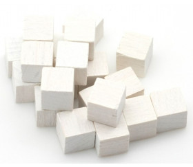 Cubes en bois blanc 0.8 cm. 8x8x8 mm lot 20