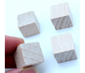 Cube en bois  blanc 1.6 cm. 16 x 16 x 16 mm