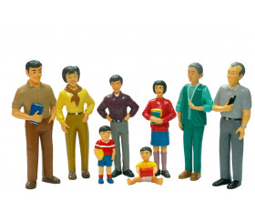 Famille asiatique : 8 personnages de jeu très réalistes grand modèle 14 cm