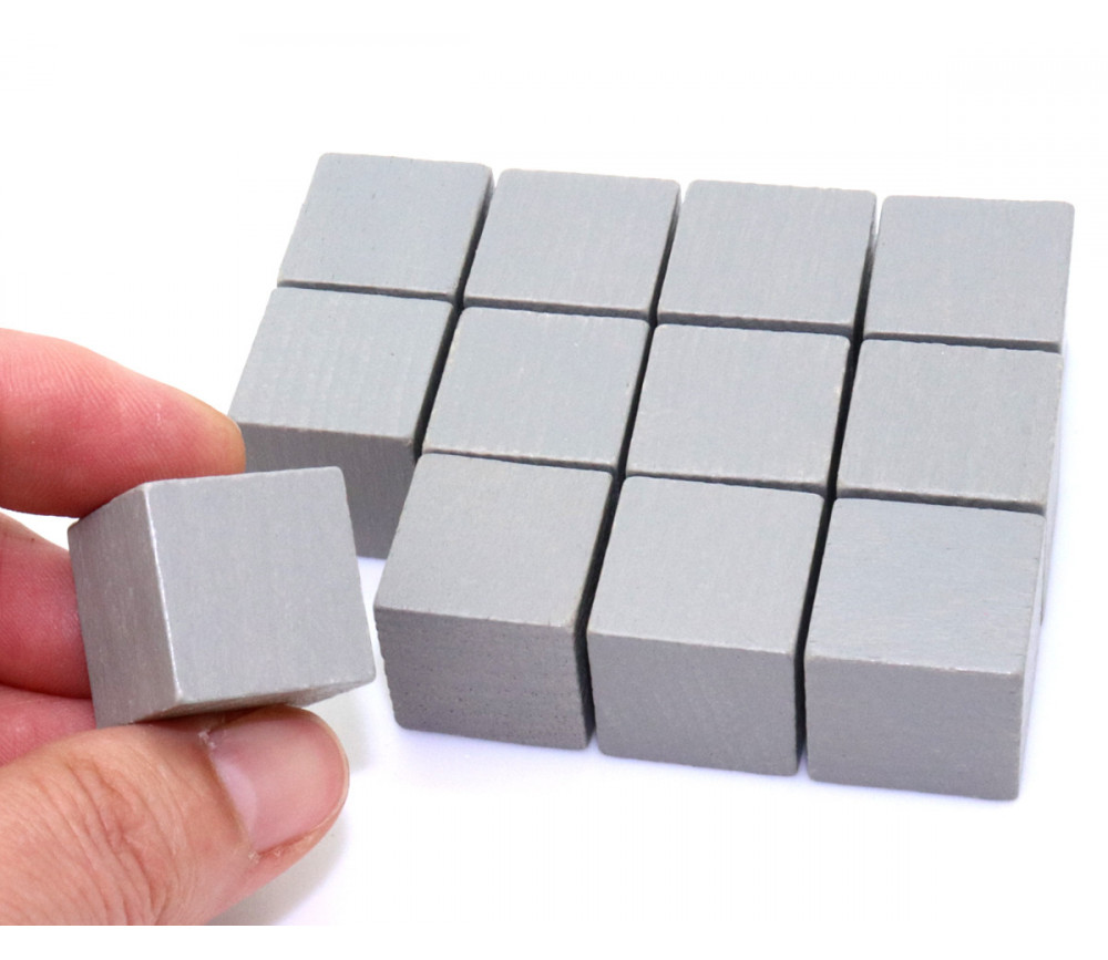 Cubes en bois gris de 2 cm. Jouets, jeux, construction
