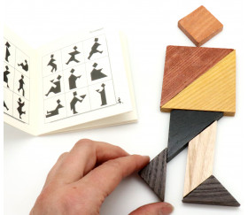 Tangram en bois avec cadre 12 cm. Fabrication Jura