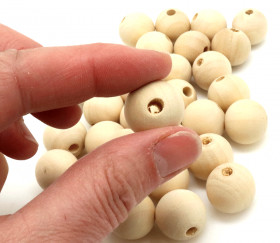30 perles 1.8 cm trouée en bois 18 mm trou de 4 mm