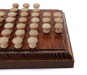Mini jeu de solitaire en bois 33 billes avec plateau carré