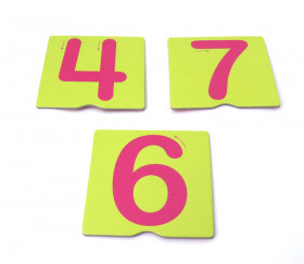 23 fiches tactiles en relief nombres et pré-écriture