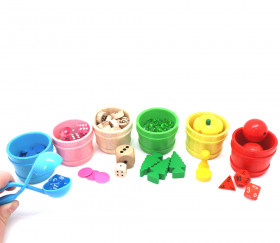 Petits baquets en bois colorés pour jeux et décorations de table