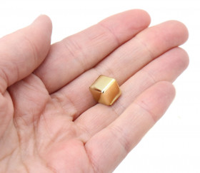 Cube 1 cm en plastique doré