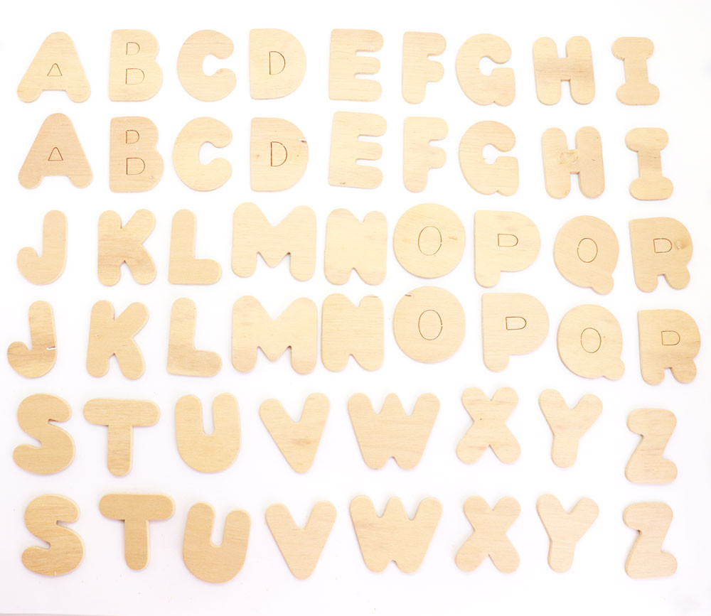 lettres de l'alphabet en bois