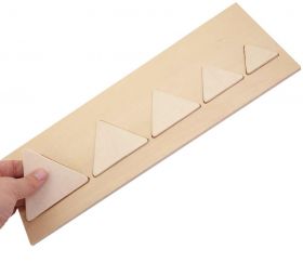 Puzzle en bois naturel avec triangle à assembler