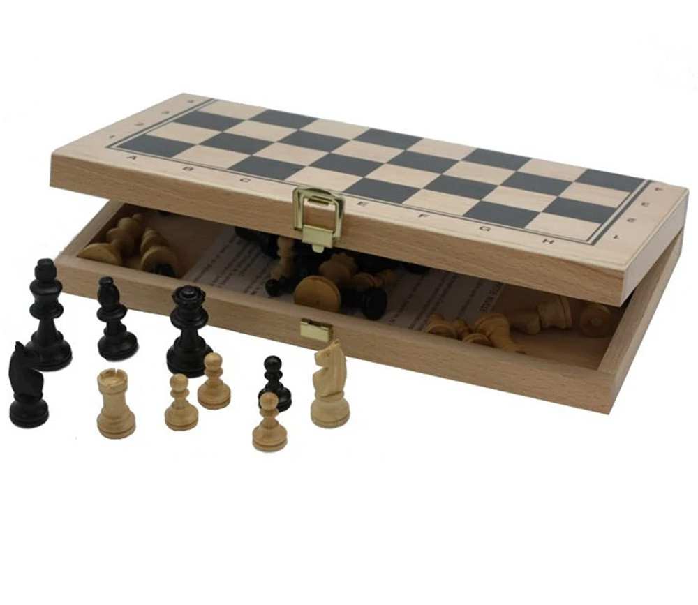 Jeu d'échecs géant, une jeu de stratégie taille XXL.