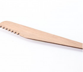 Couteau en bois cranté pour modelage / pâte à modeler