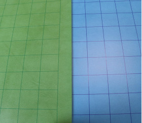 Tapis souple recto/verso carré bleu/vert 66 x 60 cm