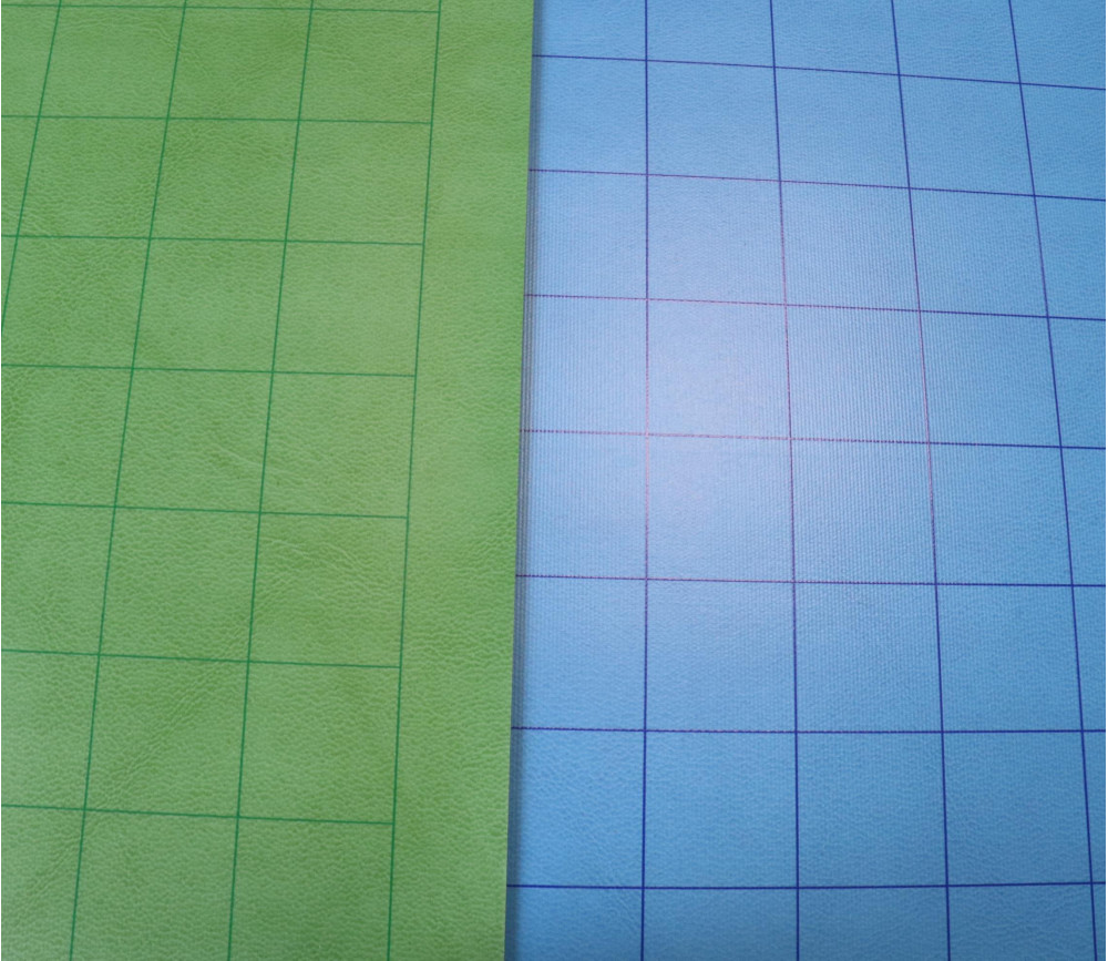 Tapis souple plateau jeu Megamat 122 x 88 cm carré bleu/vert