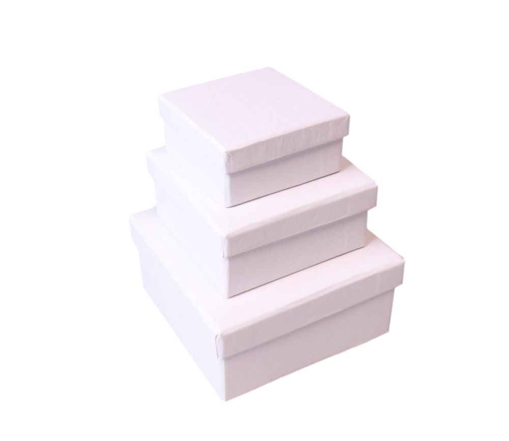 Lot de 3 petites boites gigognes carrées en carton blanc à personnaliser