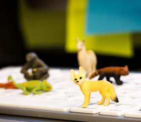 Figurine Caméléon miniature pour monde animal