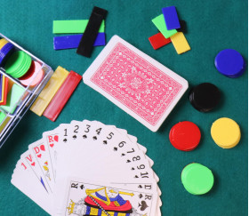 Jetons x 500 pour Poker, belote, rami, Tarot, Nain Jaune, : Jetons en 3  Tailles et en 4 Couleurs : : Jeux et Jouets