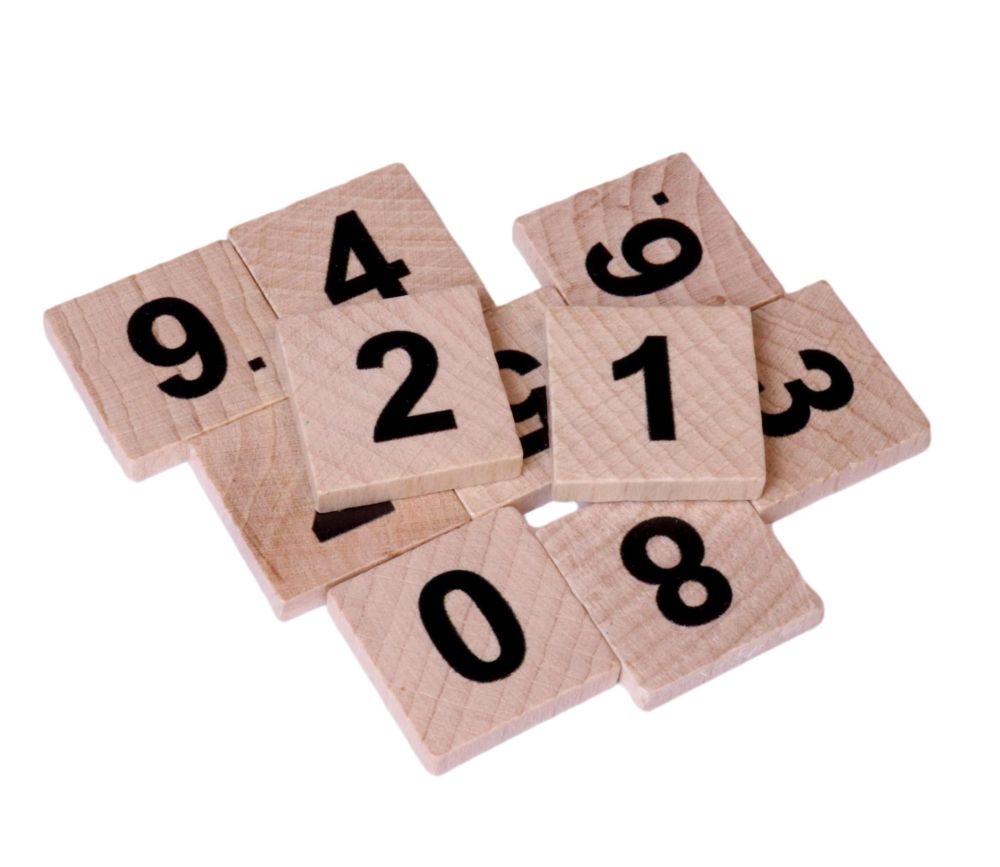 10 jetons bois 0 à 9 carrés et numérotés