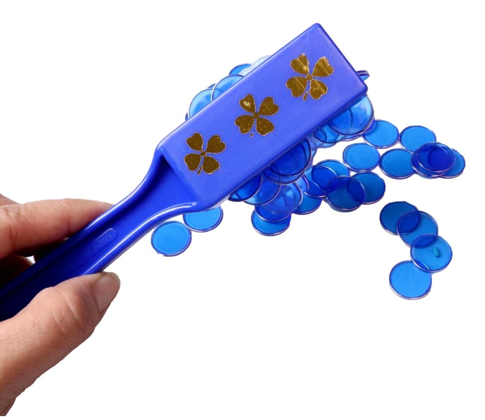 Ramasse jetons baton bleu + 100 pions magnétiques loto trèfle à 4 feuilles