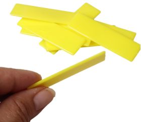 rectangle plastique jaune 