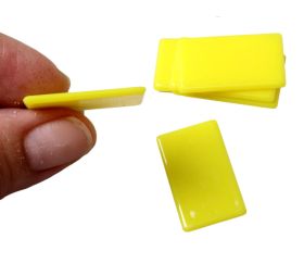 jeton rectangle plat en plastique jaune 27 x 16 mm
