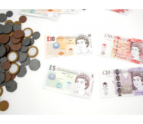 84 pièces et billets argent UK - LIVRES sterling anglais monnaie factice